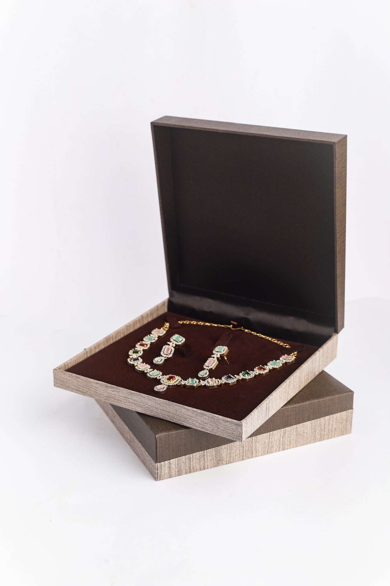 Necklace Set Box DC